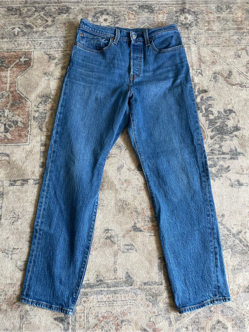 Woman’s Levi Straight Leg Jeans in Classic Blue Denim